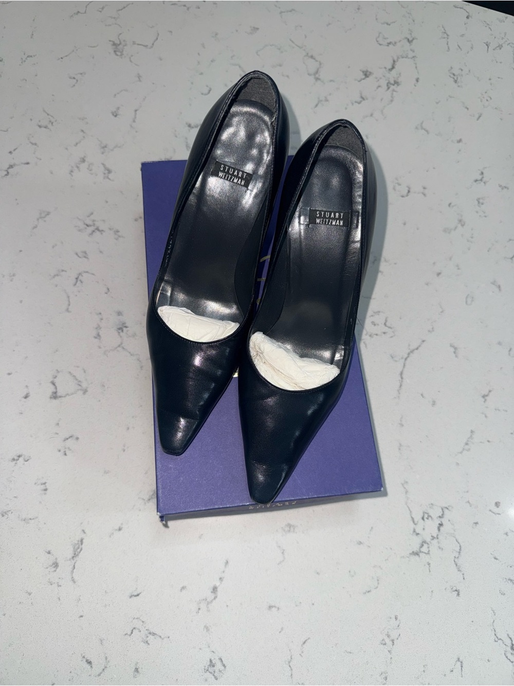 Stuart Weitzman Black Pointed-Toe Leather Pumps with Sleek Silhouette 7C